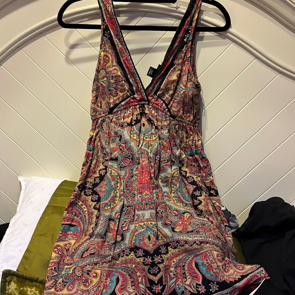 One of my favorite dresses too small 😭paisley size medium